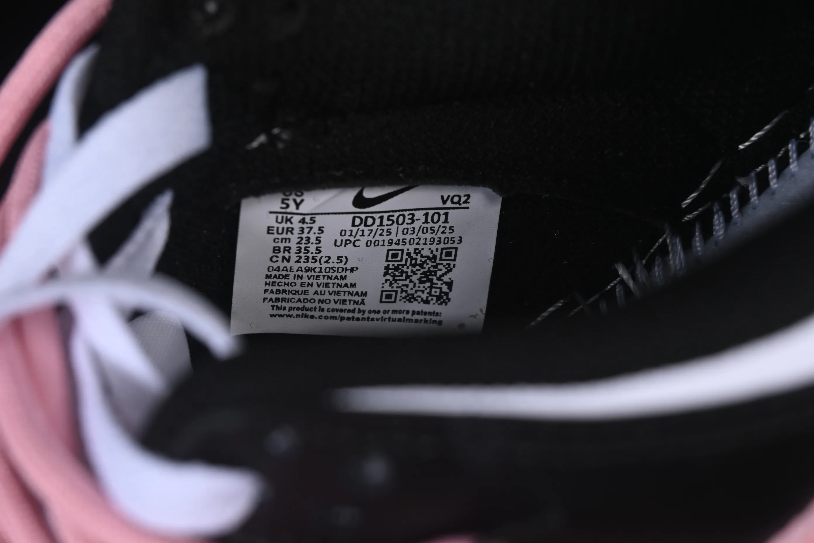 All categories Nk SB Dunk Series Nk SB Dunk Low High-end customized low-top sneakers Nike SB Dunk Low Cat claw black powder Deconstructed strap casual sneakers DD1503-101